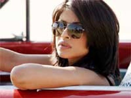 ಪ್ರಿಯಾಂಕಾ ಚೋಪ್ರಾ ಬೆಂಜ್ ಕಾರು ಜಖಂ