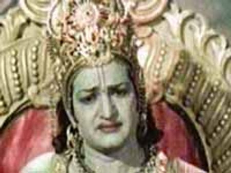 ಡಬ್ಬಿಂಗ್ ವಿರೋಧಿಸಿ ಚಿತ್ರೋದ್ಯಮ ಬಂದ್ ?