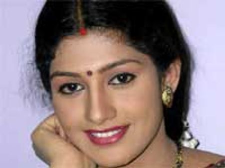 ತೆಲುಗು ಬೆಳ್ಳಿತೆರೆಗೆ ಕನ್ನಡ ತಂಗಿ ರಾಧಿಕಾ ರಂಗ ಪ್ರವೇಶ