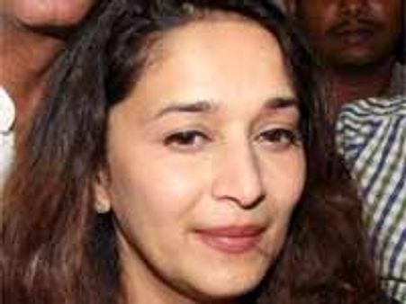 ಅರೆ! ಮೋಹಕ ತಾರೆ ಮಾಧುರಿ ದೀಕ್ಷಿತ್ ಇವರೇನಾ?