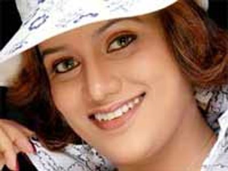 ಗಂಡುಬೀರಿ ಹೆಣ್ಣು ಪ್ರಿಯಾ ಹಾಸನ್ ಈಗ ರೆಬೆಲ್