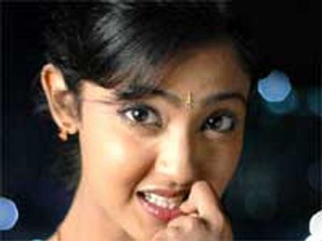 'ಜರಾಸಂಧ'ನಿಂದ ಚಿಗರೆ ಐಂದ್ರಿತಾ ರೇಗೆ ಬಿಡುಗಡೆ