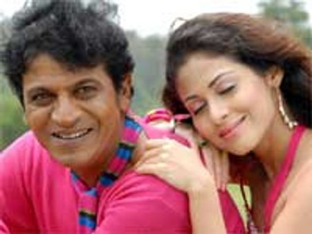 ಬಳ್ಳಾರಿಯಲ್ಲಿ ಮೈಲಾರಿ ಅದ್ದೂರಿ ವಿಜಯೋತ್ಸವ