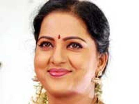 ಯಮುನಾ ಜೊತೆ ಇದ್ದ ಯುವ ರಾಜಕಾರಣಿ ಯಾರು?