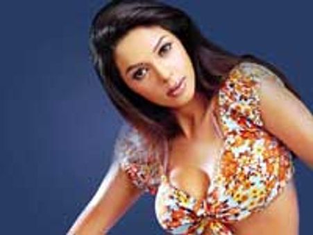 ಮಲ್ಲಿಕಾ: ಒಂದಲ್ಲ ಎರಡು ಐಟಂ ಸಾಂಗ್ ರಸಗವಳ