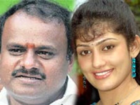 ರಾಧಿಕಾಗಾಗಿ 'ಸಮಯ' ಕೊಂಡ ಕುಮಾರಸ್ವಾಮಿ