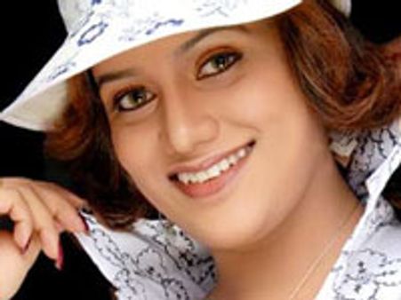 ಪ್ರಿಯಾ ಹಾಸನ್, ಕನ್ನಡ ಚಿತ್ರರಂಗಕ್ಕೆ ಸಿಕ್ಕ ಮತ್ತೊಬ್ಬ ಮಾಲಾಶ್ರೀ