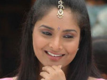 ರಮ್ಯಾ ಅಭಿಮಾನಿಗಳಿಂದ ಫಿಲಂ ಚೇಂಬರ್ ಬಳಿ ಪ್ರತಿಭಟನೆ