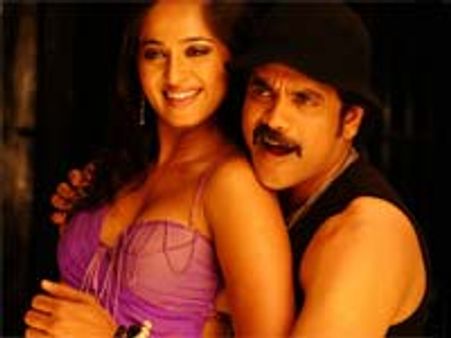 ತಾರೆಗಳ ಮನೆಯಲ್ಲಿ ಸಿಕ್ಕಿದ್ದು 40 ಕೋಟಿ ಬೇನಾಮಿ ಹಣ!