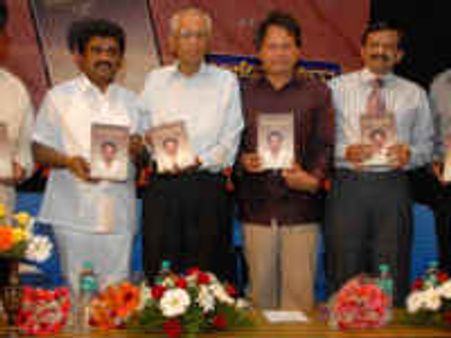 ಚಿತ್ರ ನಿರ್ಮಾಪಕ ಬಿ ಕೆ ಶ್ರೀನಿವಾಸ್ ಸಾಹಿತ್ಯ ಲೋಕಕ್ಕೆ