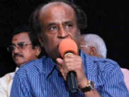 ಅಣ್ಣಾ ಪಕ್ಷಕ್ಕೆ ಜೈ ಎಂದ ಸೂಪರ್ ಸ್ಟಾರ್ ರಜನಿಕಾಂತ್