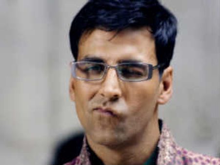 ನಟ ಅಕ್ಷಯ್ ಕುಮಾರ್ ಕೈಗೆ ಕುಟುಕಿದ ಚೇಳು