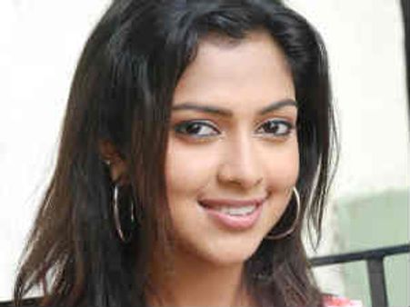 ಕನ್ನಡಕ್ಕೆ ಬಂದ ತಮಿಳು ಮೈನಾ ಅಮಲಾ ಪೌಲ್