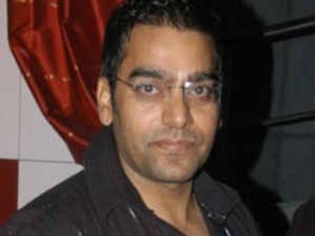 ವಿಷ್ಣುಸೇನೆ ಖಳನಟನ ಪಜೇರೊ ಕಾರು ಕಳುವು