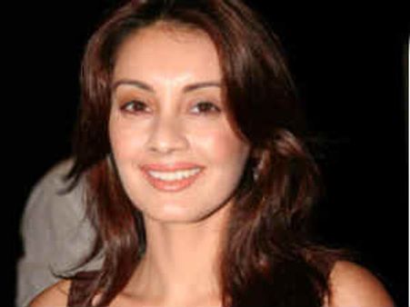 ಐವತ್ತು ಲಕ್ಷ ವಜ್ರಾಭರಣಗಳೊಂದಿಗೆ ಸಿಕ್ಕಿಬಿದ್ದ ಮಿನಿಷಾ