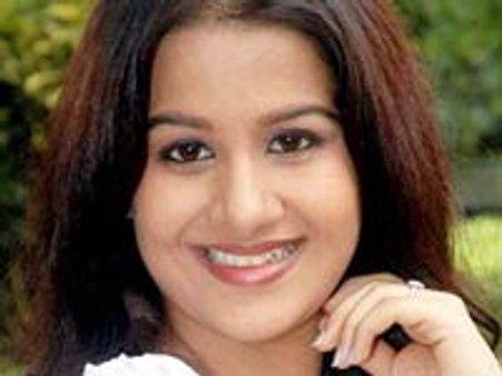 ಪೂಜಾ ಗಾಂಧಿ ತಂಗಿ ರಾಧಿಕಾ ಕನ್ನಡ ಚಿತ್ರರಂಗಕ್ಕೆ ಪಾದಾರ್ಪಣ