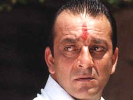 ನವಗ್ರಹಗಳ ಕೃಪೆಗಾಗಿ ಹೊನ್ನಾವರಕ್ಕೆ ಬಂದ ಸಂಜಯದತ್