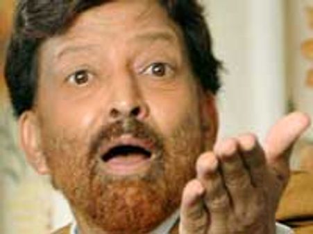 ವಿಷ್ಣು,ಭಾರತಿ ಅಪಾಯದಿಂದ ಪಾರು : ನಿಜಕ್ಕೂ ಪವಾಡ!