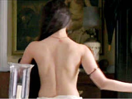 ಐಶ್ವರ್ಯ ರೈ ಅಪೂರ್ವ ದೇಹಸಿರಿ ಅನಾವರಣ!