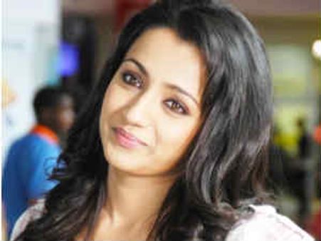 ಕಡೆಗೂ ಬಿಕಿನಿಗೆ ಓಕೆ ಅಂದ್ಲು ಮಾದಕ ನಟಿ ತ್ರಿಷಾ