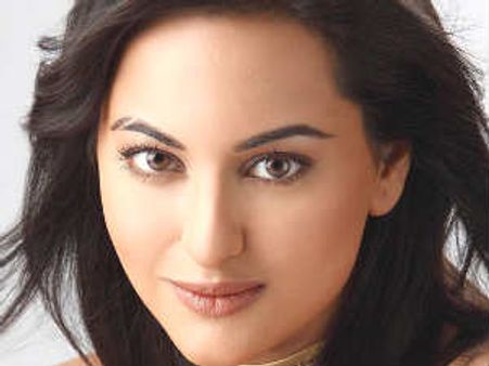 ದಾವೂದ್ ತೋಳ ತೆಕ್ಕೆಗೆ ಬಿದ್ದ ಸೋನಾಕ್ಷಿ ಸಿನ್ಹಾ?