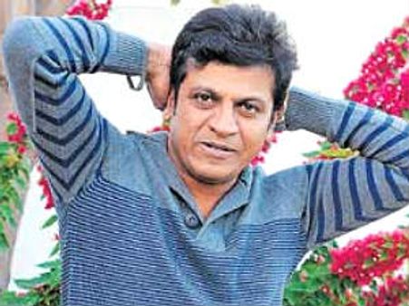 ಪ್ಯಾರಿಸ್‌ನಿಂದ ಬೆಂಗಳೂರಿಗೆ ಮರಳಿದ ಶಿವರಾಜ್ ಕುಮಾರ್