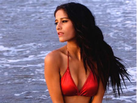 2 ಕೋಟಿಗೆ ಬೆತ್ತಲಾಗಲು ಸಾಧ್ಯವಿಲ್ಲ ಎಂದ ಪೂನಮ್