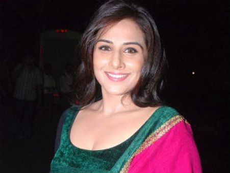 ವಿದ್ಯಾ ಬಾಲನ್ ಮೇಲೆ ಮದವೇರಿದ ಗೂಳಿಗಳ ದಾಳಿ!