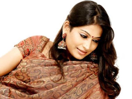 ದಂತಚೋರನ ಪತ್ನಿಯಾಗಿ ದಂತದಗೊಂಬೆ ವಿಜಯಲಕ್ಷ್ಮಿ