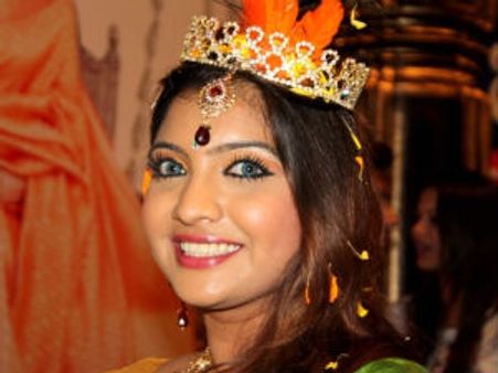 ಹುಬ್ಬಳ್ಳಿಯ ಹೂಬಳ್ಳಿ ಮಾಧುರಿ-ಇವಳಲ್ಲ ದುಬಾರಿ !