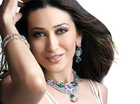 ಕರಿಷ್ಮಾ ಕಪೂರ್ ಲಿಪ್ ಟು ಲಿಪ್ 'ಲಾಕ್' ರೀ ಎಂಟ್ರಿ