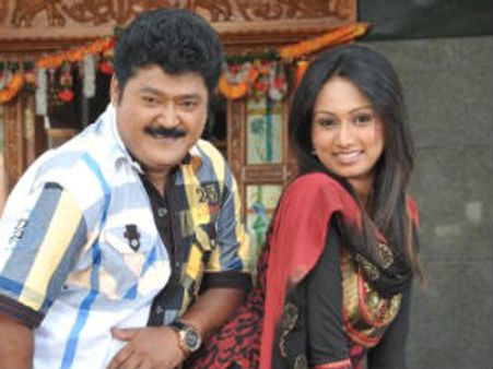 ಬೆಳ್ಳೂರು ಕ್ರಾಸ್ ಬಳಿ ಜಗ್ಗೇಶ್ ಜೊತೆ ಡೈಸಿ ಡಂಕಣಕ್ಕ