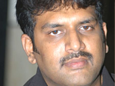 ಯಜ್ಞಾಶೆಟ್ಟಿ ಜೊತೆ ನಟ ಧರ್ಮನ ಲವ್ವಿ ಡವ್ವಿ ಪುರಾಣ!