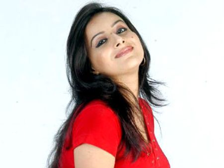 ಸಿನಿಮಾ ತಾರೆ ಪೂಜಾಗಾಂಧಿ ಕಣ್ಣೀರಧಾರೆ ಕತೆ