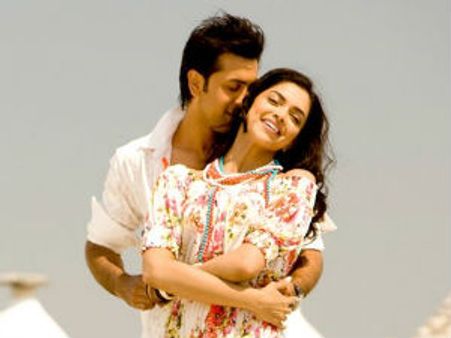 ದೀಪಿಕಾ ರಣಬೀರ್ ಮತ್ತೆ ಅಪ್ಪಿಕೊಂಡ ಅಮೃತ ಘಳಿಗೆ