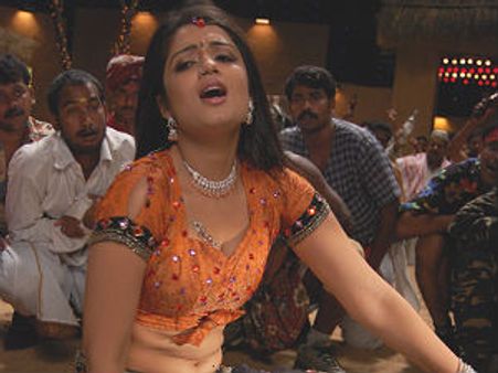 ದರ್ಶನ್, ವಿಜಯಲಕ್ಷ್ಮಿ ನನ್ನ ಕ್ಷಮೆ ಕೇಳಲಿ: ನಟಿ ನಿಖಿತಾ