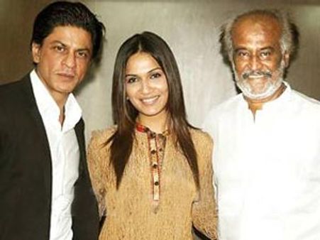 ಮತ್ತೆ ರಜಿನಿ ಬಾಬಾ ಕಾಲಿಗೆ ಬಿದ್ದ ಕಿಂಗ್ ಖಾನ್