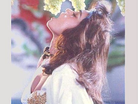 ಹೀರೋಯಿನ್, ಕ್ಯಾಬರೆ ನರ್ತಕಿಯರ ಮಧ್ಯೆ ಬಿರುಕು