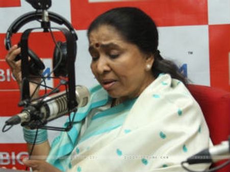 ಗಾಯಕಿ ಆಶಾ ಭೋಸ್ಲೆಗೆ ಗಿನ್ನಿಸ್ ದಾಖಲೆ ಗೌರವ