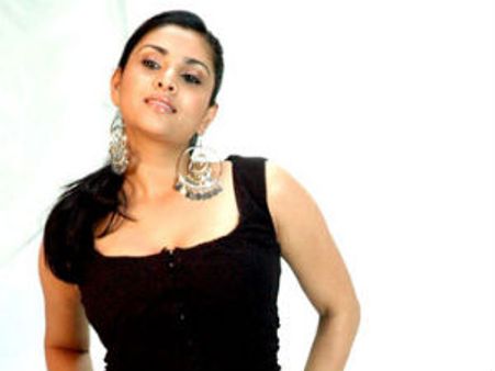 ಸ್ಯಾಂಡಲ್ ವುಡ್ ಕ್ವೀನ್ ರಮ್ಯಾ ಮತ್ತೊಮ್ಮೆ ಗರಮ್ ಗರಮ್