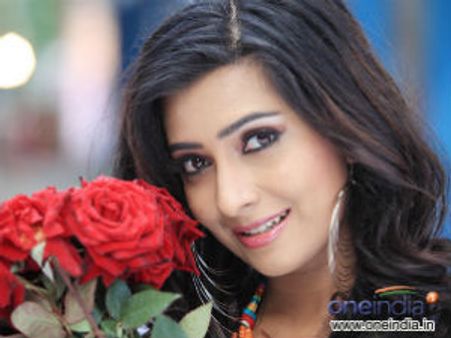 ಐಟಂ ಸಾಂಗ್ ಸಹವಾಸ ಮಾಡೊಲ್ಲ ಅಂದ ರಾಧಿಕಾ