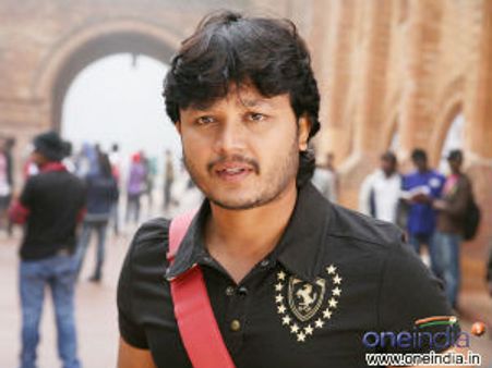 ನಿರೀಕ್ಷೆಯ ಗೋಪುರ ಗೋಲ್ಡನ್ ಸ್ಟಾರ್ ಮದುವೆ ಮನೆ