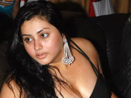 ಆಂಧ್ರದಲ್ಲಿ ಲವ್ ಕಾಲೇಜ್ ಓಪನ್ ಮಾಡಿದ ನಮಿತಾ