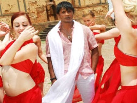 ಲೋ ಕ್ಲಾಸ್ ಹುಡುಗರಿಗೆ ಹೇಳಿ ಮಾಡಿಸಿದ ಸಿನಿಮಾ