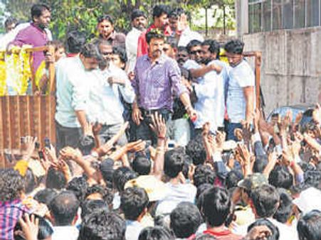 ಬಳ್ಳಾರಿಯಲ್ಲಿ ಹವಾ ಎಬ್ಬಿಸಿದ ಸುದೀಪ್ 'ವಿಷ್ಣುವರ್ಧನ'