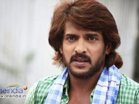 ಬುದ್ಧಿವಂತ 'ಉಪೇಂದ್ರ' ತಲೆಗೆ ಟೋಪಿ ಇಟ್ಟ ಶ್ರೀಕಾಂತ್