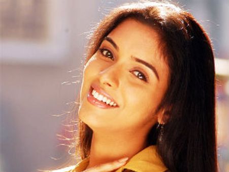 ನಟಿ ಆಸಿನ್ ಬಯೋಡಾಟಾ ನಿಮಗೆ ತಿಳಿದಿರಲಿ