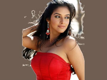 ಬೆಂಗಳೂರಿಗೆ 'ಘಜನಿ' ಆಸಿನ್ ಬಂದಿದ್ದು ಯಾಕೆ?