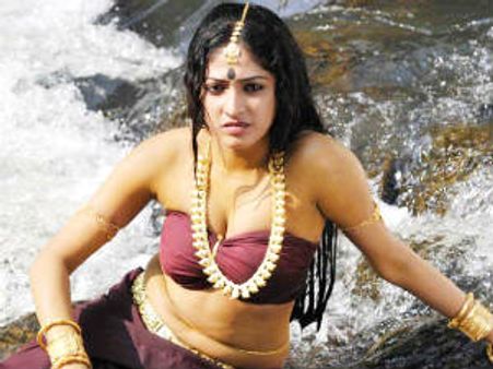 ಮದಗಜಗಳ ಜತೆ ಹರಿಪ್ರಿಯಾ ಫಸ್ಟ್ ಎಕ್ಸ್‌ಪೀರಿಯನ್ಸ್