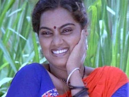 ನವ ಯೌವನ ಸ್ಫುರಿಸಿದ ಸಿಲ್ಕ್ ಮೇಲೆ ಮತ್ತೊಂದು ಚಿತ್ರ